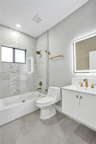 5241 SW 25th St, West Park, FL 33023