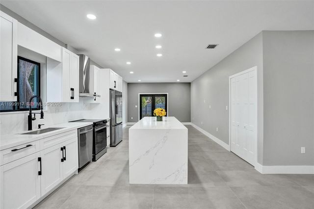 5241 SW 25th St, West Park, FL 33023