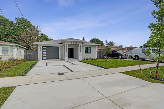 5241 SW 25th St, West Park, FL 33023