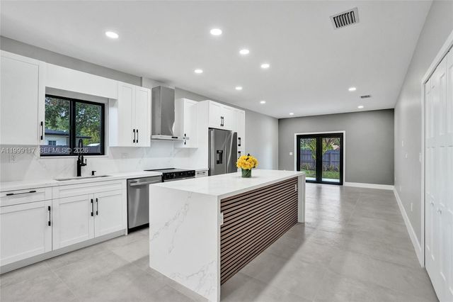 5241 SW 25th St, West Park, FL 33023