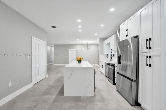 5241 SW 25th St, West Park, FL 33023