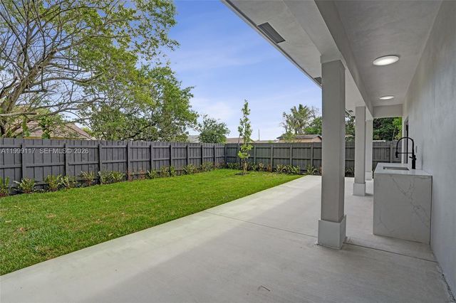 5241 SW 25th St, West Park, FL 33023