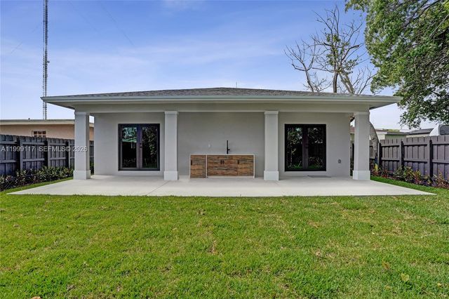 5241 SW 25th St, West Park, FL 33023