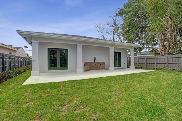 5241 SW 25th St, West Park, FL 33023