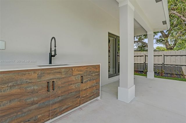 5241 SW 25th St, West Park, FL 33023