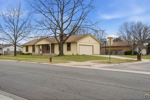 2601 SW Kingsrow RD, Topeka, KS 66614