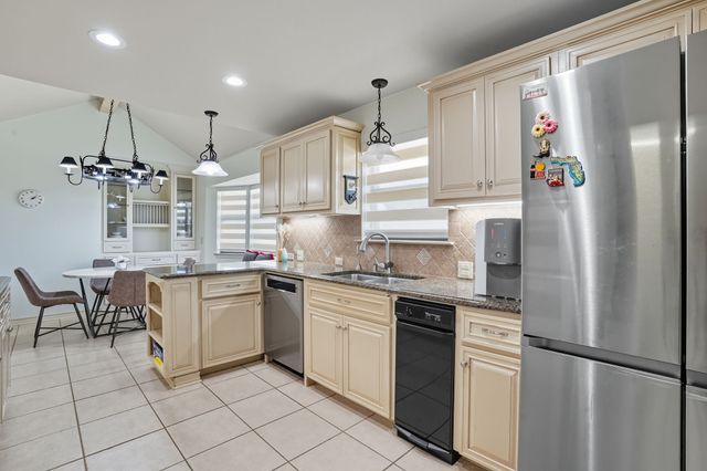 2517 Willowgate Lane, Carrollton, TX 75006