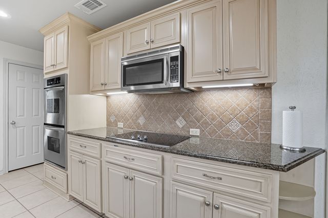 2517 Willowgate Lane, Carrollton, TX 75006