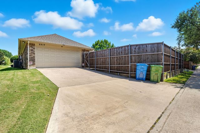 2517 Willowgate Lane, Carrollton, TX 75006