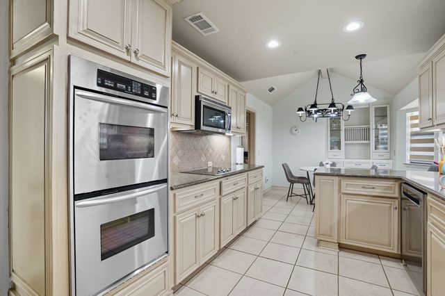 2517 Willowgate Lane, Carrollton, TX 75006