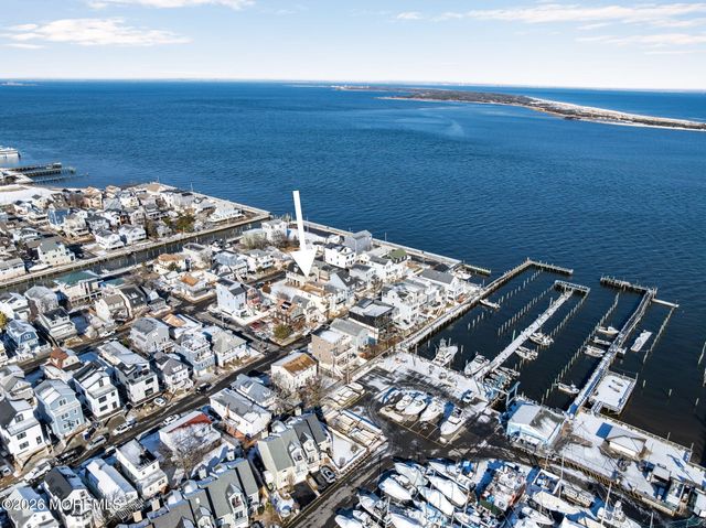 14 Seadrift Avenue, Highlands, NJ 07732