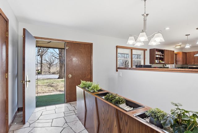 4535 MANCHESTER Drive, Omaha, NE 68152