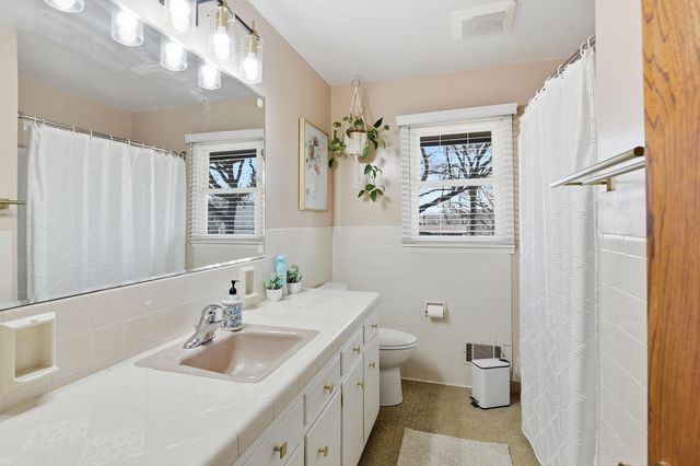 4535 MANCHESTER Drive, Omaha, NE 68152