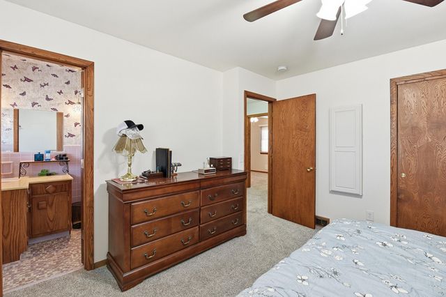 4535 MANCHESTER Drive, Omaha, NE 68152