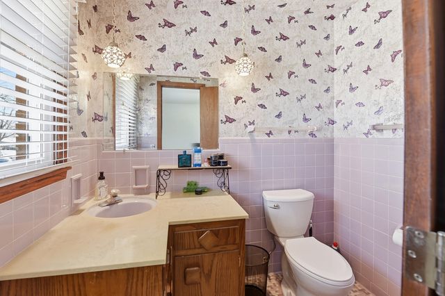 4535 MANCHESTER Drive, Omaha, NE 68152