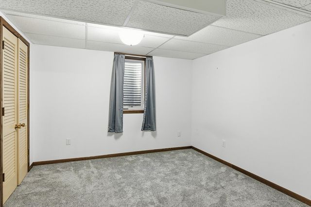 4535 MANCHESTER Drive, Omaha, NE 68152