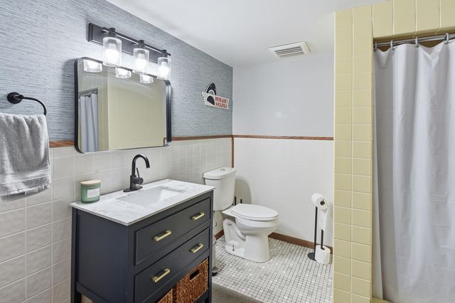 4535 MANCHESTER Drive, Omaha, NE 68152