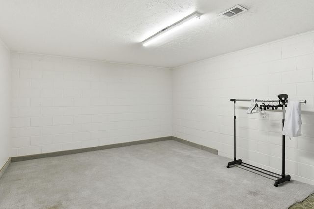 4535 MANCHESTER Drive, Omaha, NE 68152