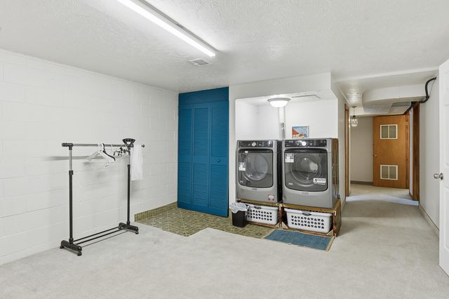 4535 MANCHESTER Drive, Omaha, NE 68152