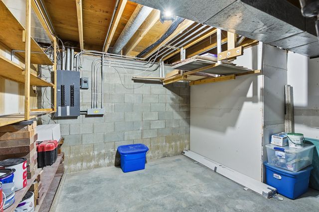 4535 MANCHESTER Drive, Omaha, NE 68152