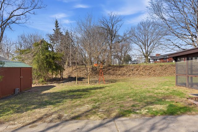 4535 MANCHESTER Drive, Omaha, NE 68152