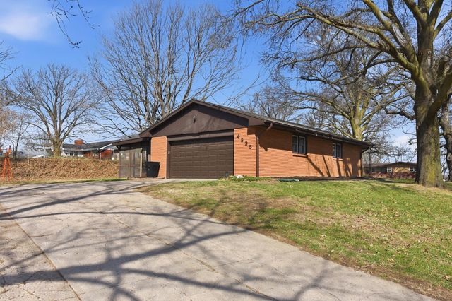 4535 MANCHESTER Drive, Omaha, NE 68152