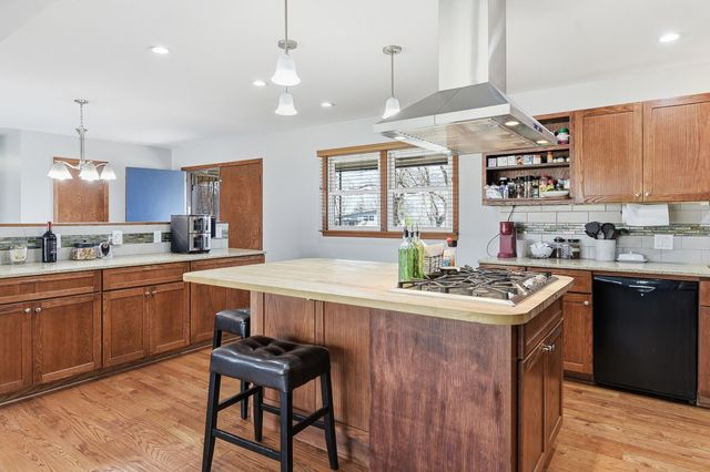 4535 MANCHESTER Drive, Omaha, NE 68152