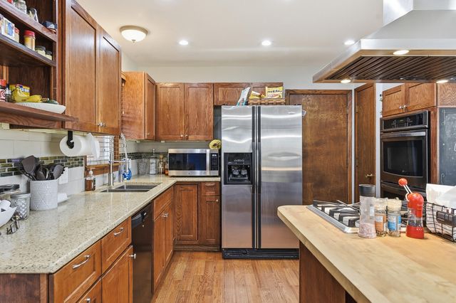 4535 MANCHESTER Drive, Omaha, NE 68152