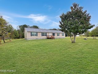 55 Jenn Road, Burgaw, NC 28425