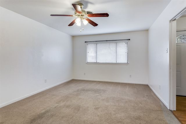 5828 Wales Avenue, Fort Worth, TX 76133