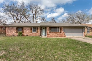 5828 Wales Avenue, Fort Worth, TX 76133
