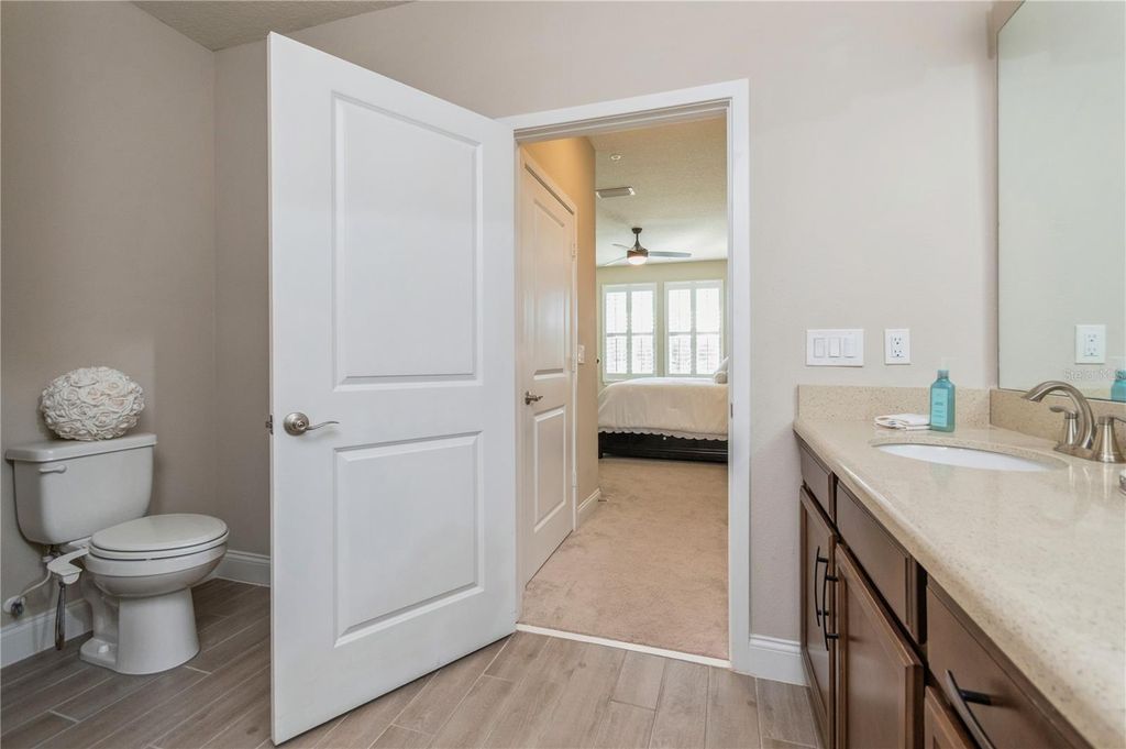 Image 22 of property listing at 7517 LAUREATE BOULEVARD 4103, Orlando, FL 32827