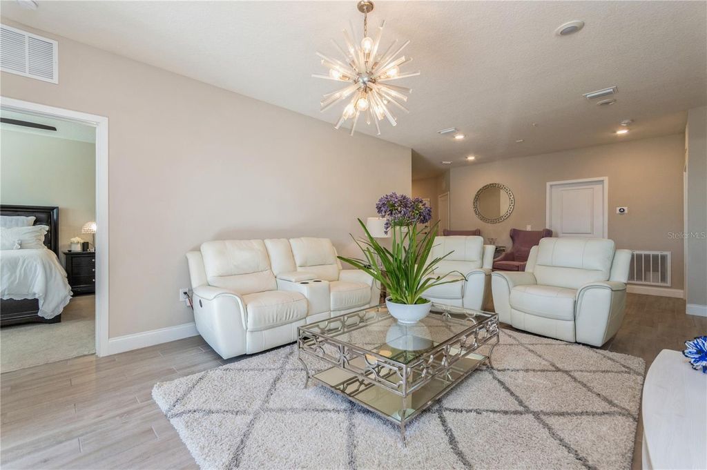 Image 6 of property listing at 7517 LAUREATE BOULEVARD 4103, Orlando, FL 32827