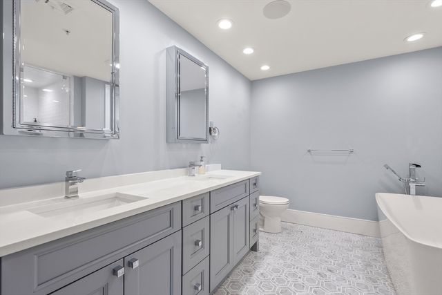 377 W 1st St 2, Boston, MA 02127