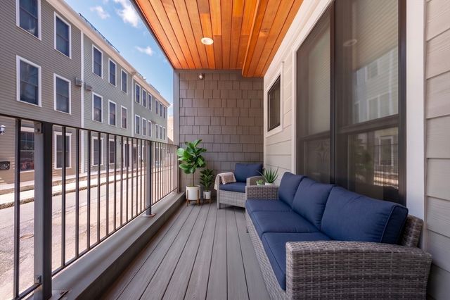 377 W 1st St 2, Boston, MA 02127