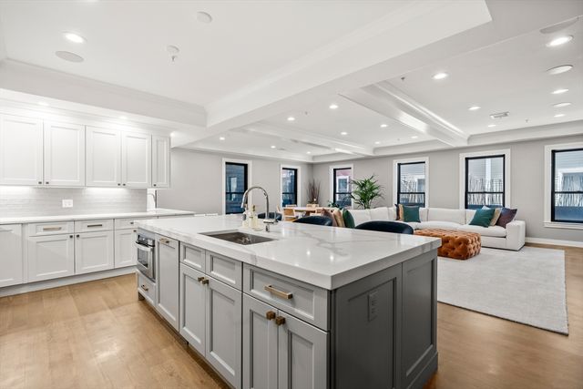 377 W 1st St 2, Boston, MA 02127
