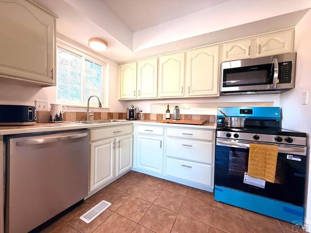 12 Briargate Terrace, Pueblo, CO 81001