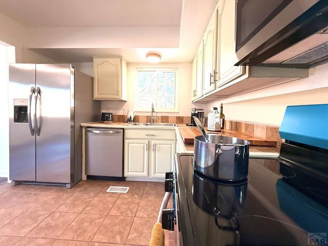 12 Briargate Terrace, Pueblo, CO 81001