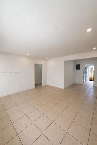 935 Bay Dr 4, Miami Beach, FL 33141