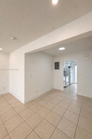 935 Bay Dr 4, Miami Beach, FL 33141