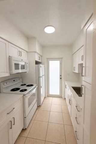 935 Bay Dr 4, Miami Beach, FL 33141