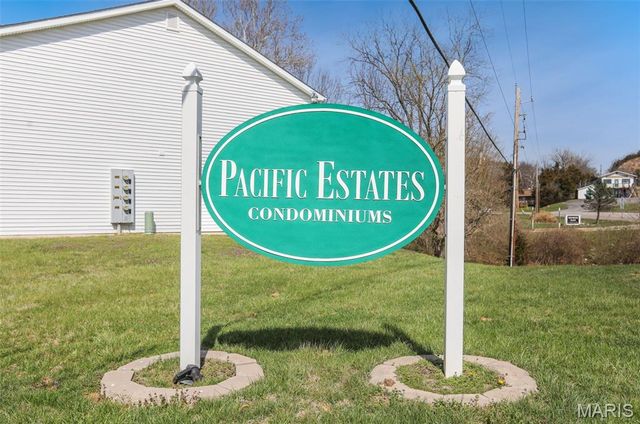 508 Pacific Estates Drive, Pacific, MO 63069