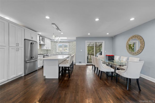 2812 Covered Bridge Road, Merrick, NY 11566