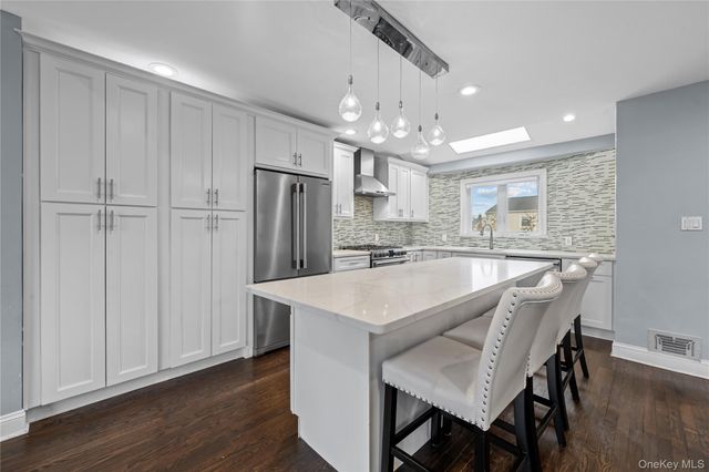 2812 Covered Bridge Road, Merrick, NY 11566