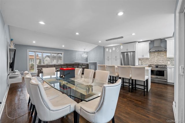 2812 Covered Bridge Road, Merrick, NY 11566