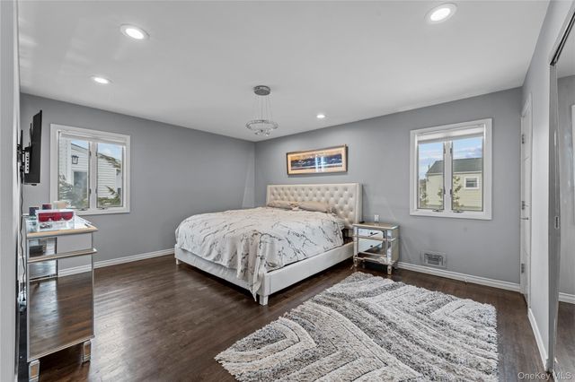 2812 Covered Bridge Road, Merrick, NY 11566