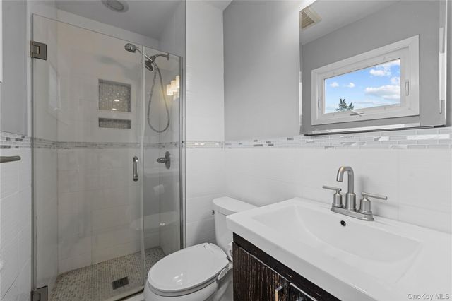 2812 Covered Bridge Road, Merrick, NY 11566