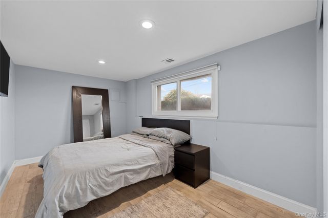 2812 Covered Bridge Road, Merrick, NY 11566