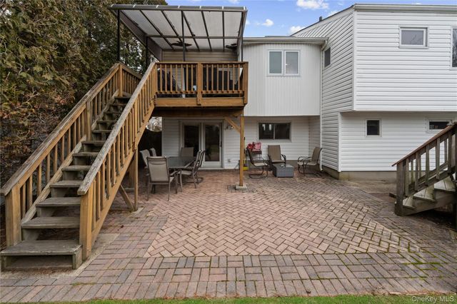 2812 Covered Bridge Road, Merrick, NY 11566