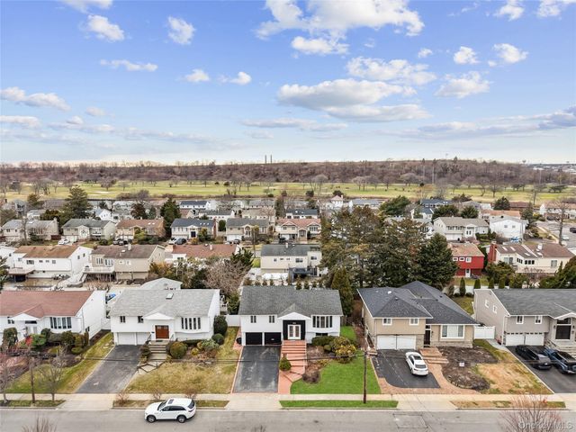 2812 Covered Bridge Road, Merrick, NY 11566